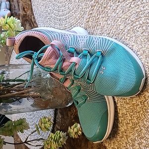 Girls Under Armour shoes